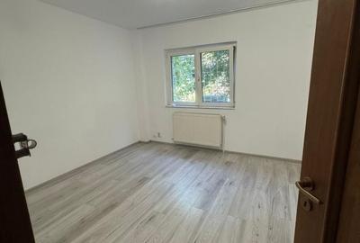 Apartament cu 4 camere decomandat în Crângași - 8