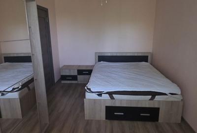 Apartament cu 2 camere semidecomandat în Apusului