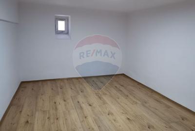 De vanzare apartament cu 2 camere, etaj 1, str. Republicii - 8