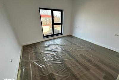 Casă cu 4 camere cu Teren 400 Mp în Prelungirea Ghencea - 9