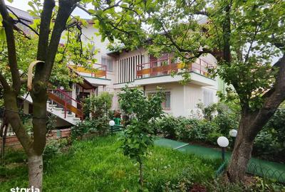 Casă cu 10 camere cu Teren 409 Mp în Industriilor