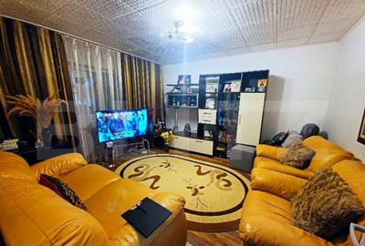 Apartament cu 3 camere decomandat, mobilat în Micro 4 - 7