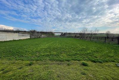 Casă cu 3 camere cu Teren 2373 Mp în Măldăeni - 2