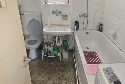 Apartament cu 3 camere decomandat în 22 Decembrie - 16