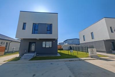 Vila single Tunari - 4 Camere,  300mp Teren - 1