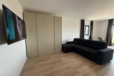 Apartament cu 2 camere semidecomandat, mobilat în Km 5 - 16