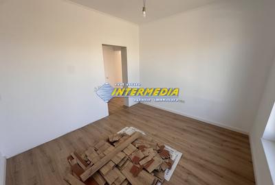 Casă individuală cu 4 camere cu Canalizare în Est - 8