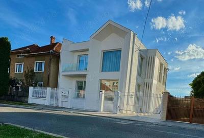 Casă cu 4 camere cu Teren 425 Mp în Mărăști - 4