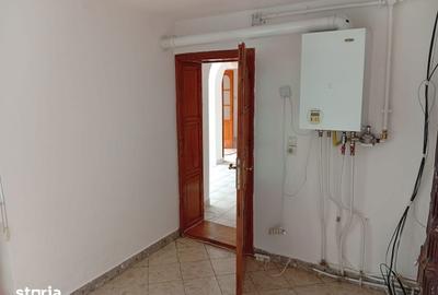 Casă cu 6 camere cu Teren 843 Mp în Livada - 11