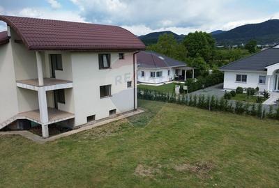 Ocazie!!Vila deosebita de vanzare in Sasar cu teren 1200 mp
