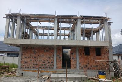 Casă individuală cu 4 camere cu Canalizare în Central - 7