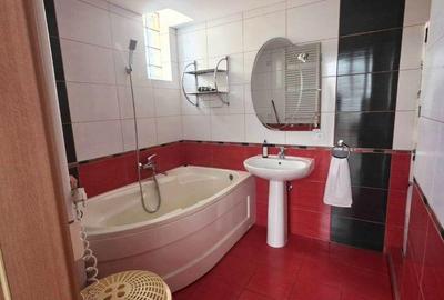 Casă cu Teren 216 Mp în Iorga - 18
