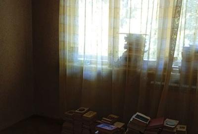 Apartament cu 3 camere decomandat în Calea București