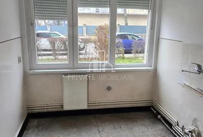 Apartament cu 3 camere semidecomandat în Cornișa - 4