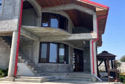 Casă cu 3 camere în Plosca - 1