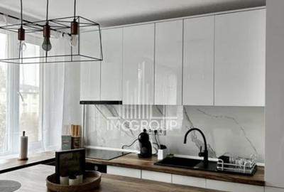 Apartament cu 2 camere semidecomandat, mobilat în Central