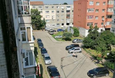 Apartament cu 3 camere în Tineretului - 18