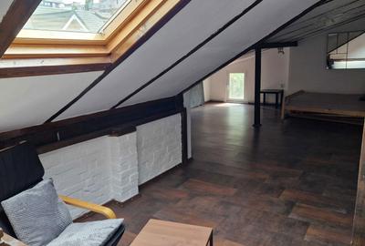 Apartament cu 3 camere semidecomandat în Central - 1