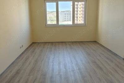 Apartament cu 3 camere semidecomandat în Florești - 5