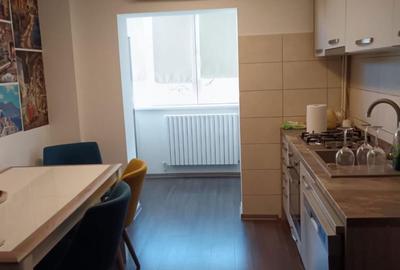 Apartament cu 2 camere decomandat în Sărari - 3
