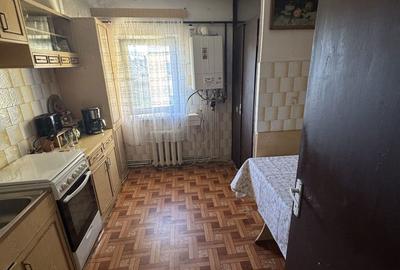 Apartament cu 3 camere decomandat în Central - 1