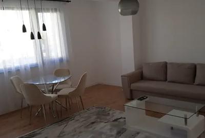 Apartament cu 2 camere decomandat, mobilat în Central