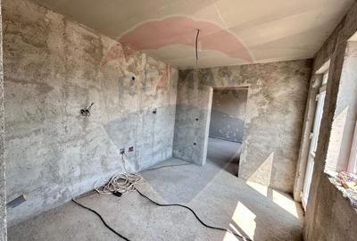 Casă  de vanzare la gri cu 4 camere,teren 552mp in Les - 11