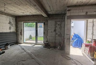 Casă individuală cu 4 camere cu Canalizare în Central - 3