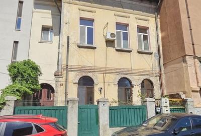 Casă individuală cu 5 camere cu Canalizare în Gara de Nord - 1