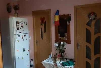 Vand ap.4 in Adjud ,BN. cam.2 bai 2 balcoane 2 ,3 3 cu acoperi? ,pod inchis ?i boxa subsol.. - 3