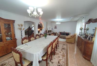 Casa cu garaj, teren 2000mp, chirie , Iaslovat - 9