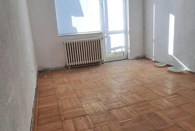 Apartament cu 3 camere semidecomandat în Central - 2