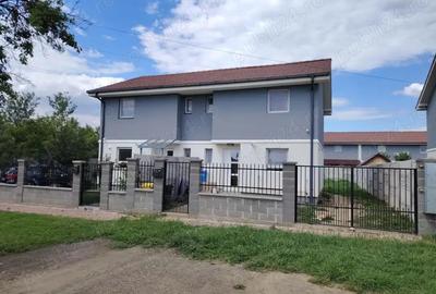 Casă cu 3 camere în Sânandrei