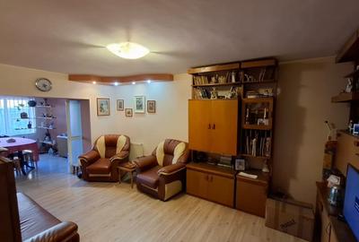 Apartament cu 3 camere decomandat în Gară - 3
