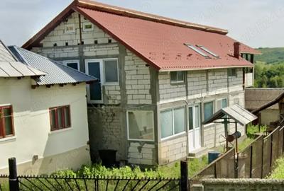 Casa P+M cu 3650 mp teren cu toate utilitatile - 3