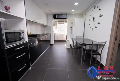 Apartament cu 3 camere decomandat în C5 - 7
