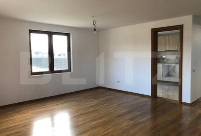 Casa spatioasa, 5 camere, teren 900mp, in Sanpetru