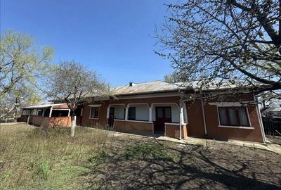 Casă cu 4 camere cu Teren 1370 Mp în Slobozia - 6