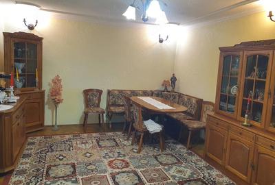 Casă cu Teren 520 Mp în Vlădești - 1