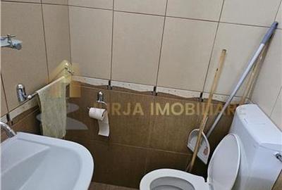 Garsonieră decomandată în Central - 9