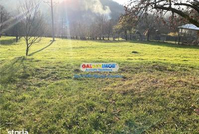 Teren de 4530 mp, în Secăria - 1