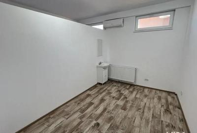 Spațiu comercial, de 54 mp, în Central - 3