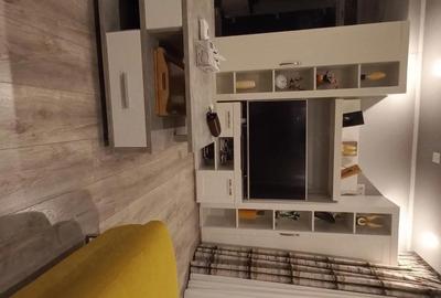 Apartament cu 4 camere semidecomandat în Central - 1
