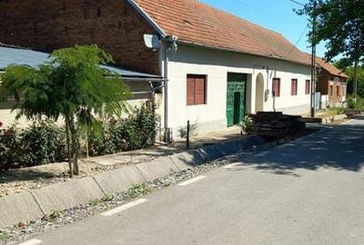 Casă cu 4 camere cu Teren 200 Mp în Copăcele - 1