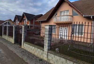 Casă cu 5 camere cu Teren 400 Mp în Central - 18