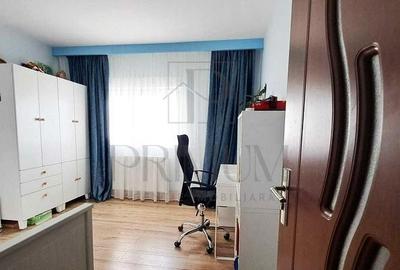 ARADULUI - BLOC IZOLAT - 3 camere - decomandat - centrala proprie - clima - 5