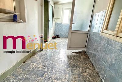 Casă cu 5 camere cu Garaj în Central - 5