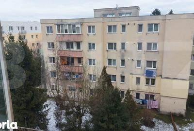 Apartament cu 3 camere semidecomandat în Central - 6