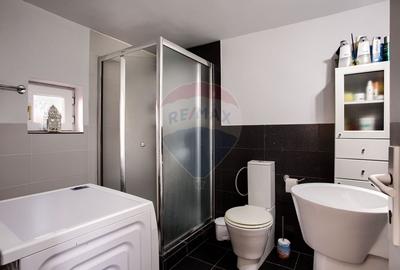 Casa cu 2 corpuri, piscina si 3.235 mp teren in Ghioroc - 30