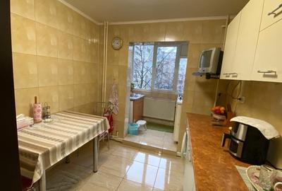 Apartament cu 3 camere decomandat, mobilat în Crângași - 10